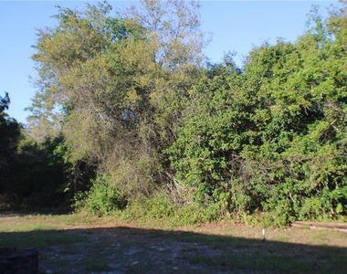 3045 Yorkshire Drive - Photo Thumbnail 10