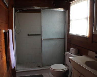 3045 Yorkshire Drive - Photo Thumbnail 9