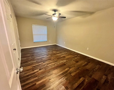 601 Andys Court - Photo Thumbnail 9