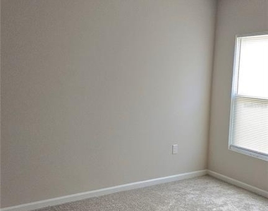 347 Biltmore Boulevard - Photo Thumbnail 23
