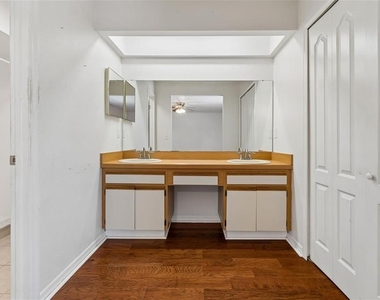 2620 Giant Place - Photo Thumbnail 32
