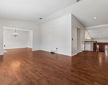 2620 Giant Place - Photo Thumbnail 6