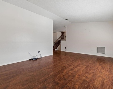 2620 Giant Place - Photo Thumbnail 8