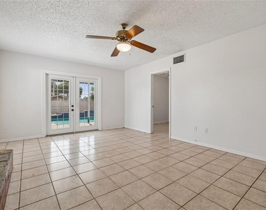 2620 Giant Place - Photo Thumbnail 46