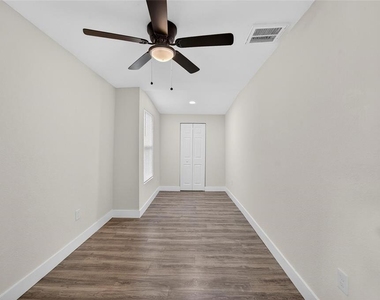 2525 W Beach Street - Photo Thumbnail 20