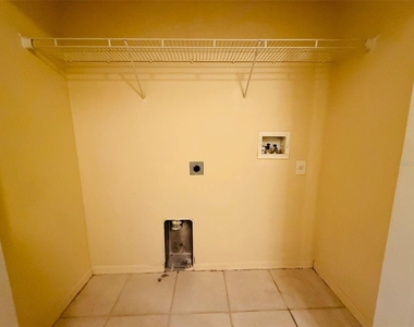 8533 Trail Wind Drive - Photo Thumbnail 23