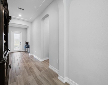 18308 Leafmore Street - Photo Thumbnail 6