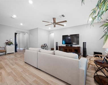 18308 Leafmore Street - Photo Thumbnail 17