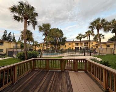 7501 Gallineta Court - Photo Thumbnail 4