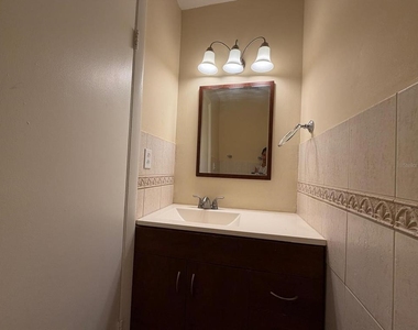 7501 Gallineta Court - Photo Thumbnail 31
