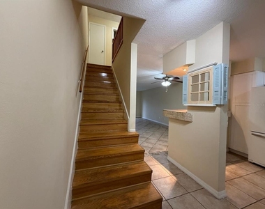 7501 Gallineta Court - Photo Thumbnail 10