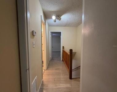 7501 Gallineta Court - Photo Thumbnail 20