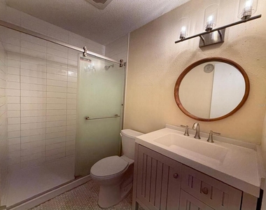 7501 Gallineta Court - Photo Thumbnail 18
