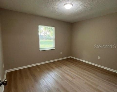 2407 Idlewild Street - Photo Thumbnail 8