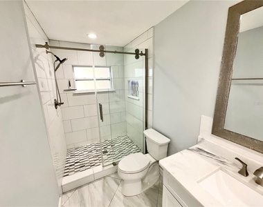 1545 Indiana Avenue - Photo Thumbnail 9