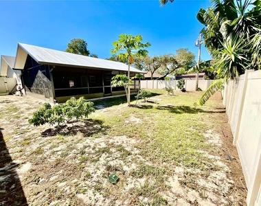 1545 Indiana Avenue - Photo Thumbnail 15