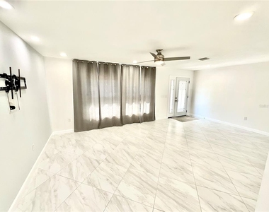 1545 Indiana Avenue - Photo Thumbnail 6