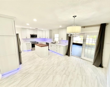 1545 Indiana Avenue - Photo Thumbnail 2
