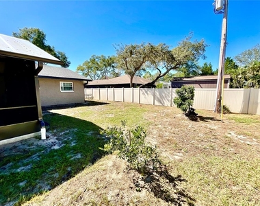 1545 Indiana Avenue - Photo Thumbnail 16