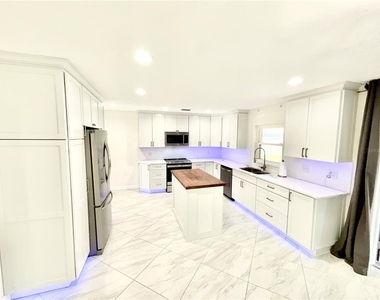 1545 Indiana Avenue - Photo Thumbnail 23