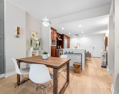 1120 E Kennedy Boulevard - Photo Thumbnail 9