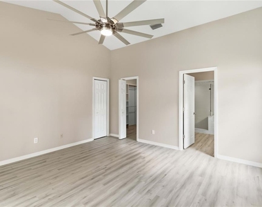 2110 Laindale # Place - Photo Thumbnail 11