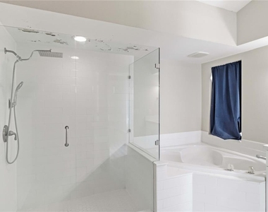 2110 Laindale # Place - Photo Thumbnail 16