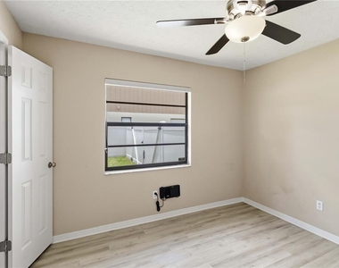 2110 Laindale # Place - Photo Thumbnail 29