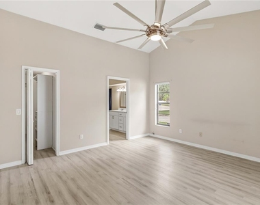2110 Laindale # Place - Photo Thumbnail 12