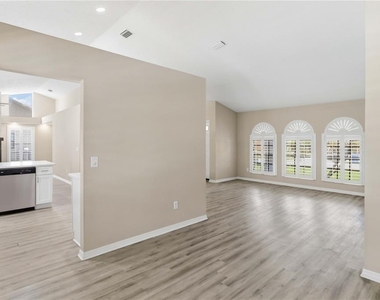 2110 Laindale # Place - Photo Thumbnail 10