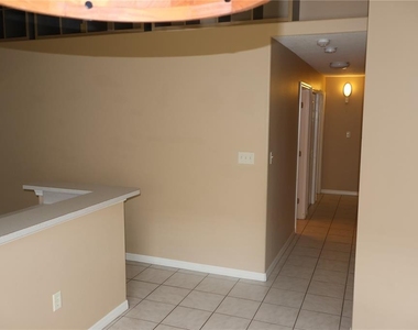 3311 W Marcum Street - Photo Thumbnail 13