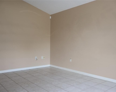 3311 W Marcum Street - Photo Thumbnail 6