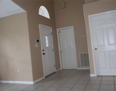 3311 W Marcum Street - Photo Thumbnail 8
