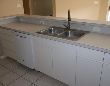 3311 W Marcum Street - Photo Thumbnail 1