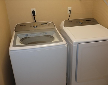 3311 W Marcum Street - Photo Thumbnail 10