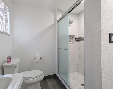 15217 Bailey Hill Road - Photo Thumbnail 10