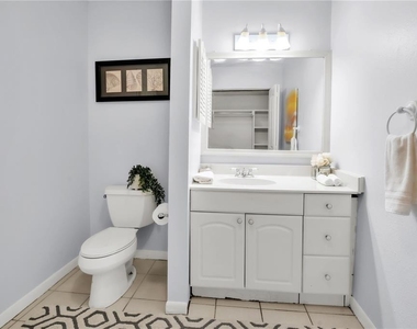 1799 N Highland Avenue - Photo Thumbnail 9