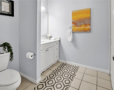 1799 N Highland Avenue - Photo Thumbnail 10