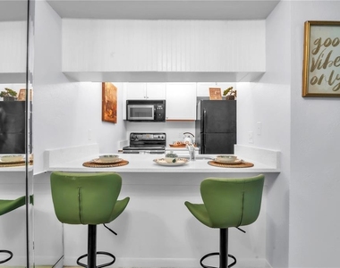 1799 N Highland Avenue - Photo Thumbnail 1