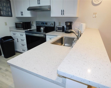 218 Woodlake Wynde - Photo Thumbnail 6