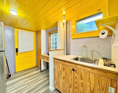 6601 N Navin Avenue - Photo Thumbnail 10