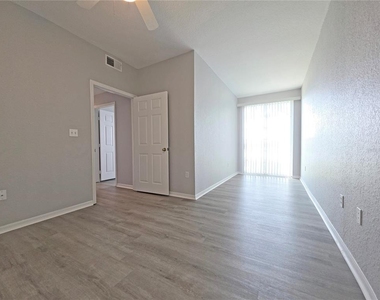 9018 Lake Chase Island Way - Photo Thumbnail 24