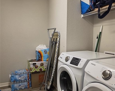 424 Capri Way - Photo Thumbnail 9