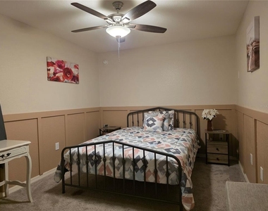 424 Capri Way - Photo Thumbnail 16