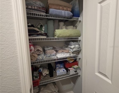 424 Capri Way - Photo Thumbnail 8