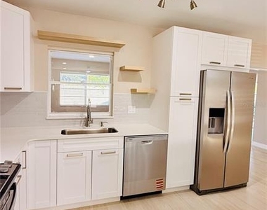 6409 Rosewood Drive - Photo Thumbnail 13