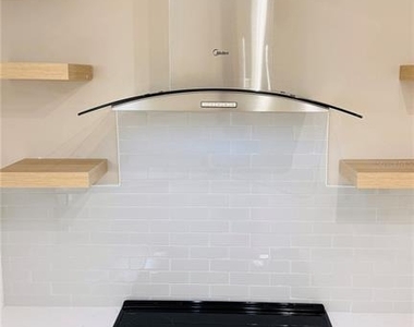 6409 Rosewood Drive - Photo Thumbnail 12