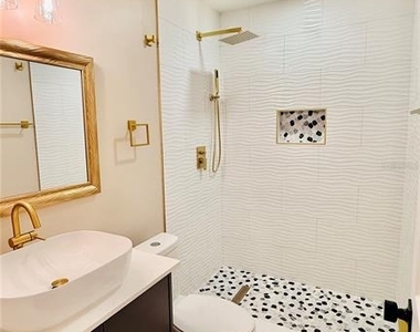 6409 Rosewood Drive - Photo Thumbnail 17
