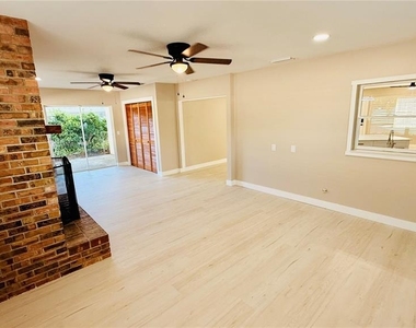 6409 Rosewood Drive - Photo Thumbnail 25