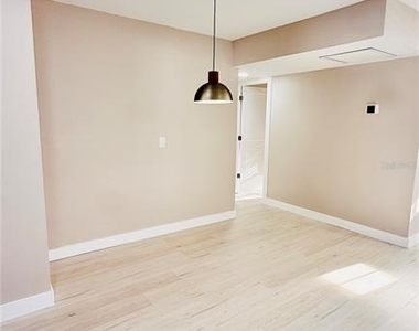 6409 Rosewood Drive - Photo Thumbnail 5